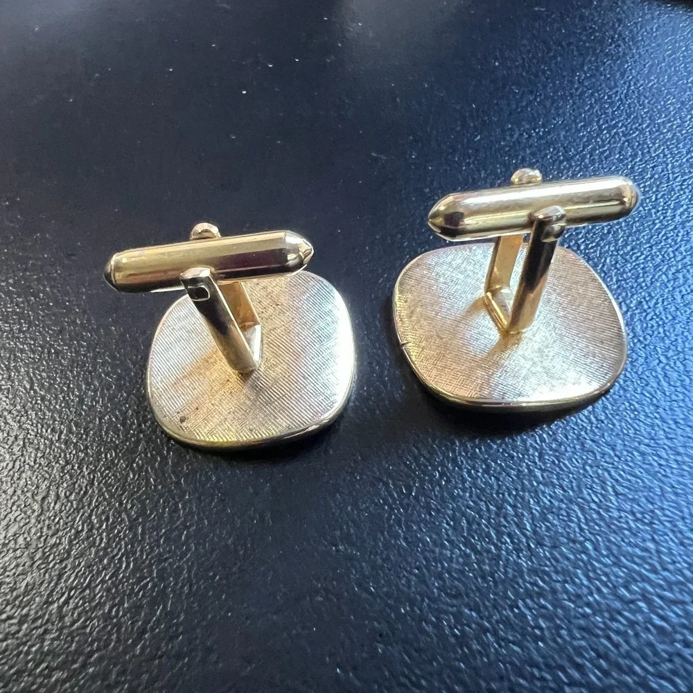 Vintage Cufflinks Square with Diamond Cut Edges Wavy Gold Tone